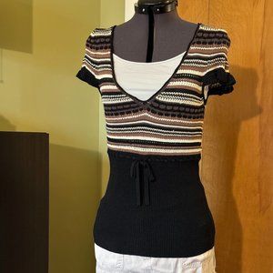 Nanette Lepore Short Sleeve Sweater Top Small V-Neck Black Cream Brown Fitted